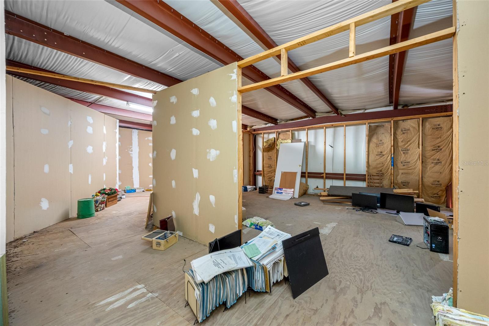 TB8466143 Property Photo 67