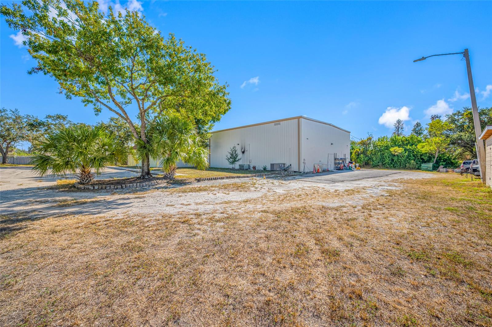TB8466143 Property Photo 80