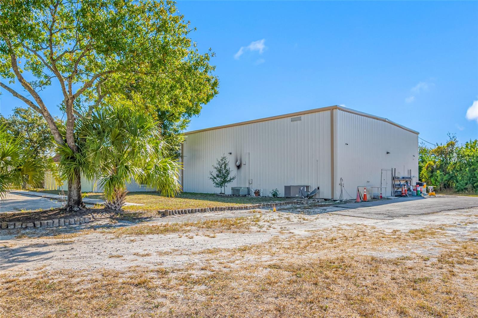TB8466143 Property Photo 81