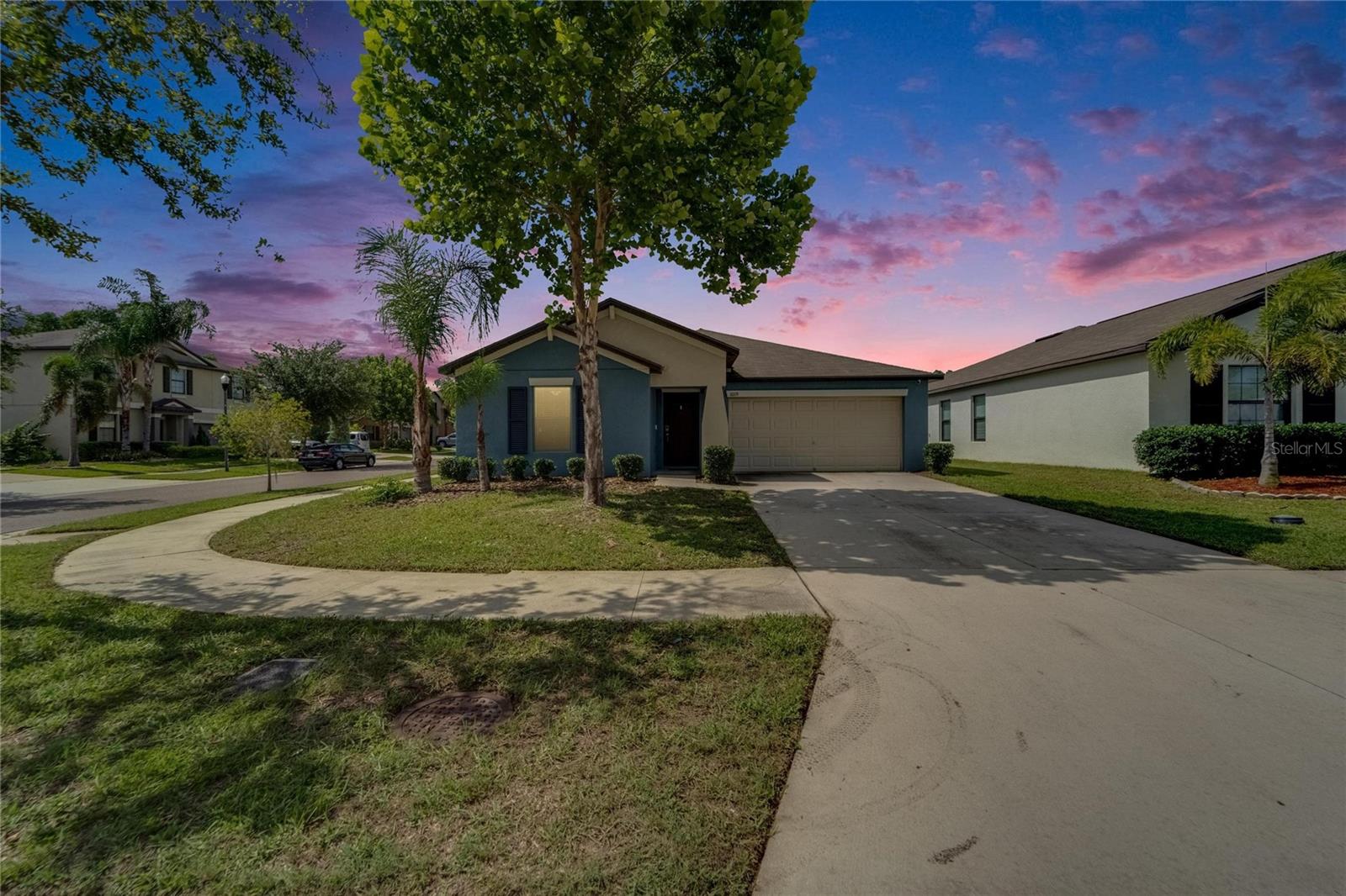 10119 Rose Petal Pl Property Photo 2