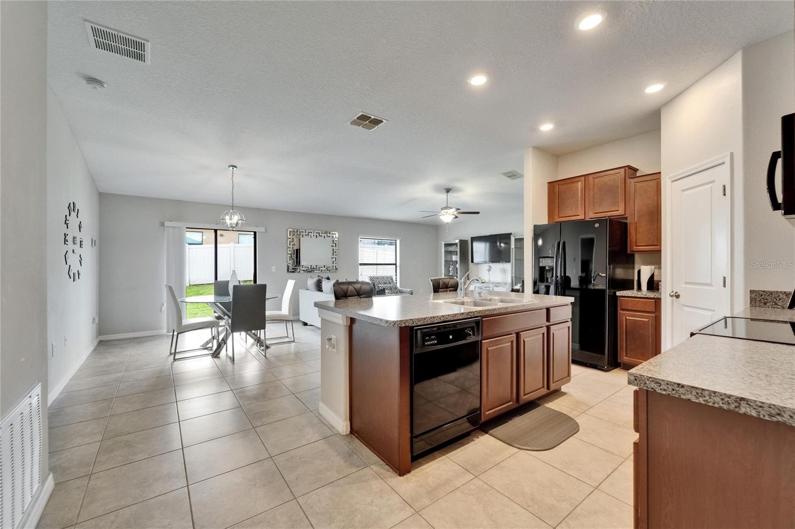 10119 Rose Petal Pl Property Photo 7