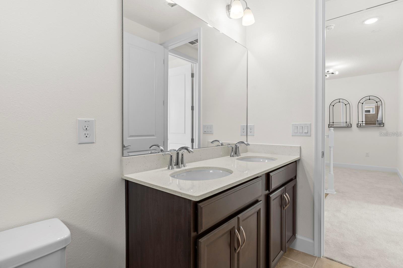933 Signet Dr Property Photo 39