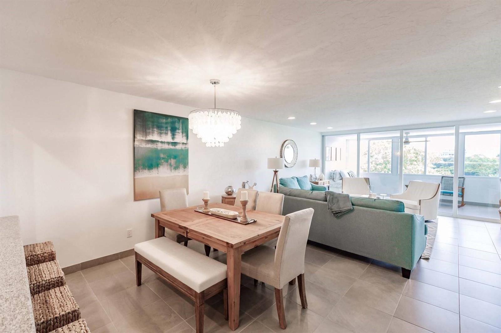1125 W Peppertree Dr #407 Property Photo 4