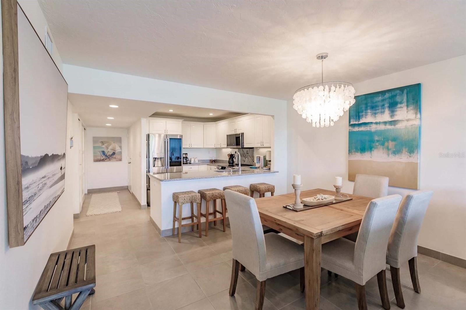 1125 W Peppertree Dr #407 Property Photo 6