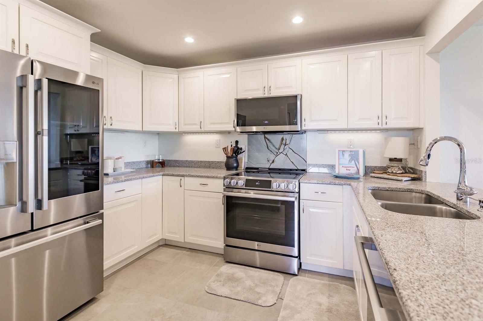 1125 W Peppertree Dr #407 Property Photo 8