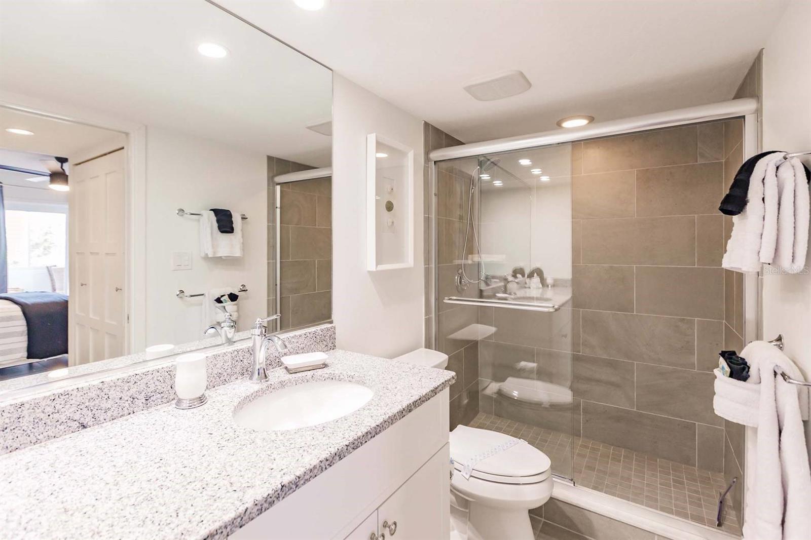 1125 W Peppertree Dr #407 Property Photo 12