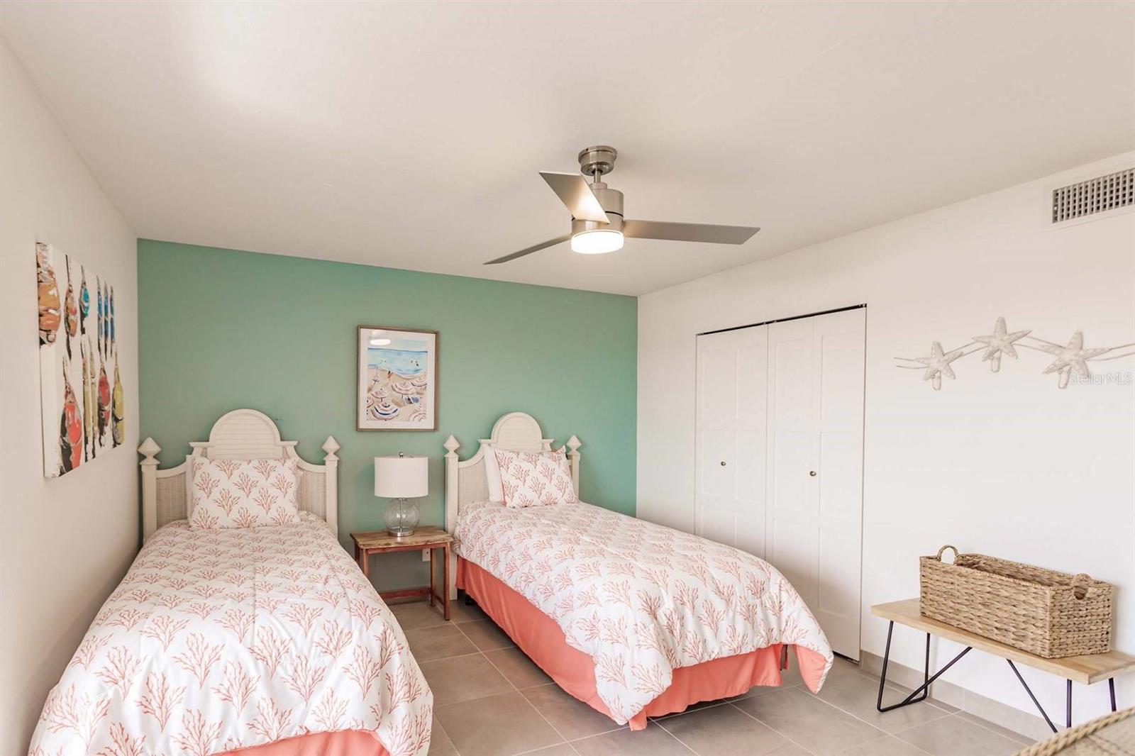 1125 W Peppertree Dr #407 Property Photo 16