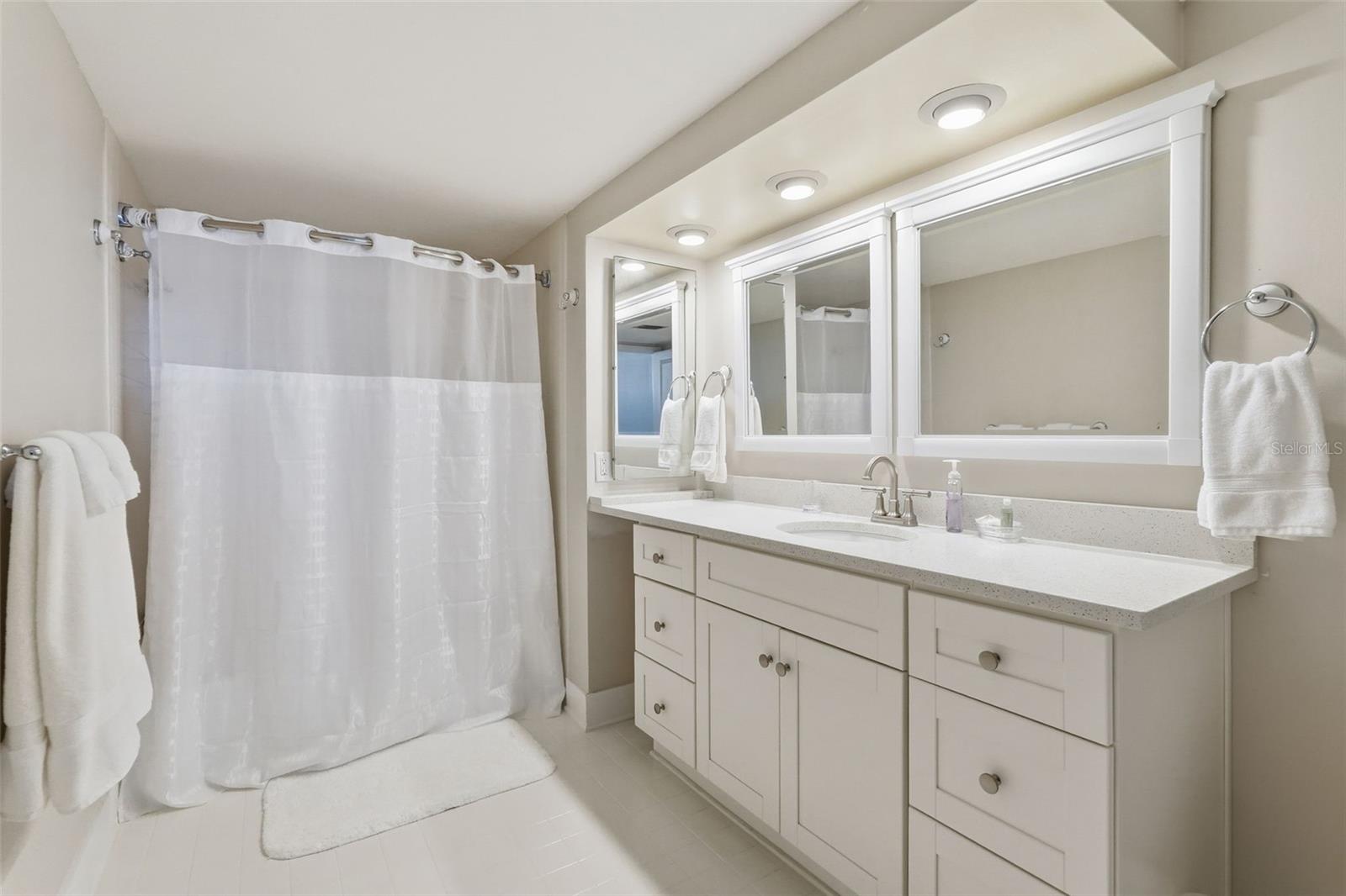 632 Edgewater Dr #135 Property Photo 12