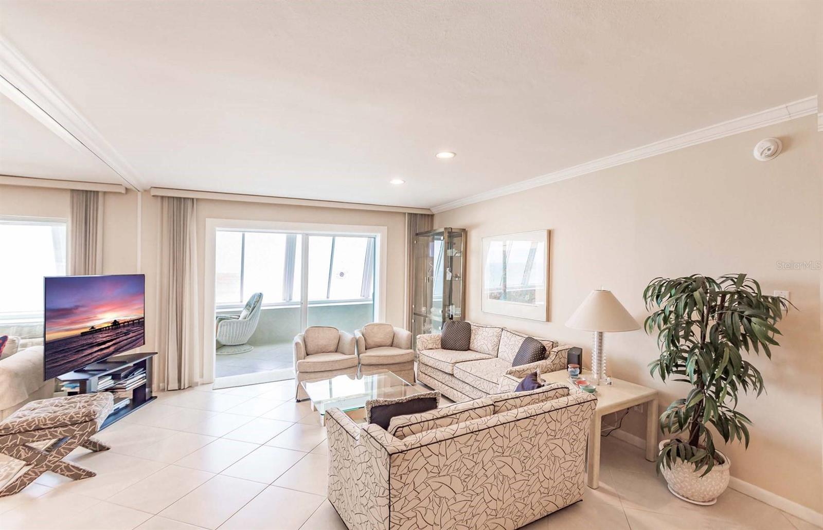1055 W Peppertree Dr #802aa Property Photo 2
