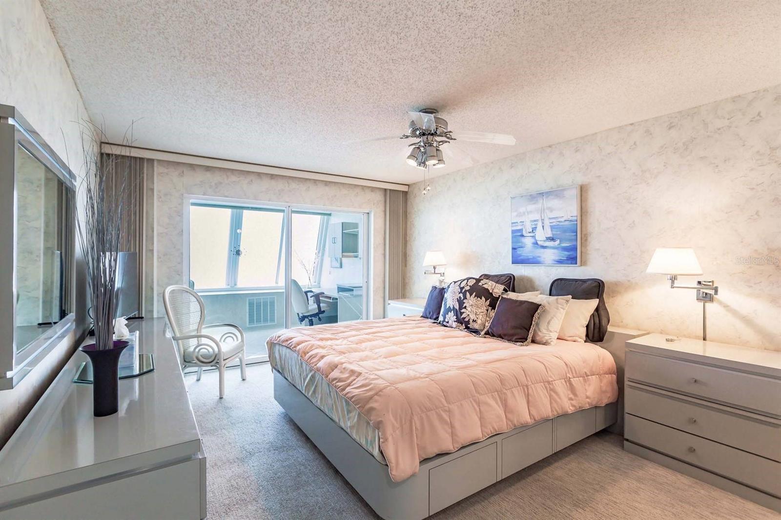 1055 W Peppertree Dr #802aa Property Photo 10