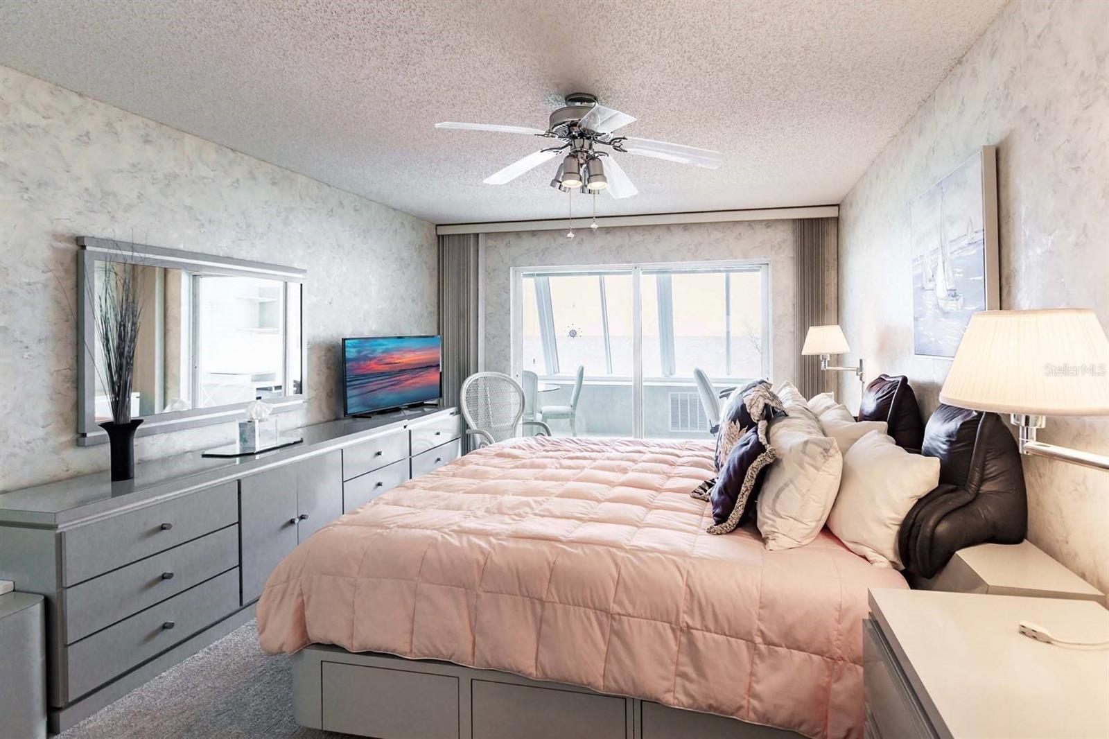 1055 W Peppertree Dr #802aa Property Photo 11