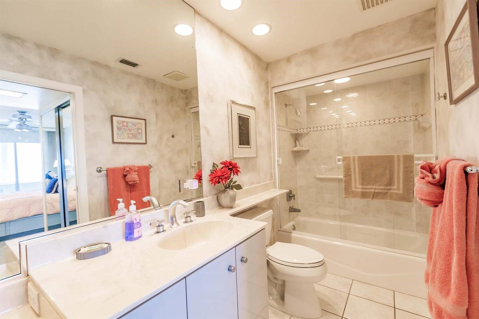 1055 W Peppertree Dr #802aa Property Photo 17