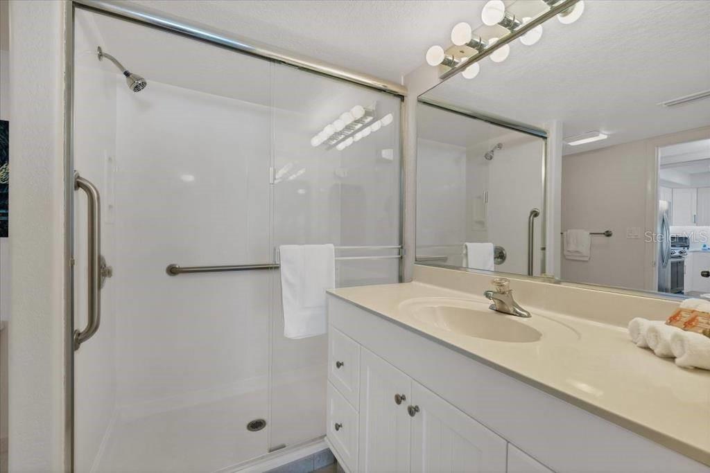 6154 Midnight Pass Rd #103 Property Photo 11