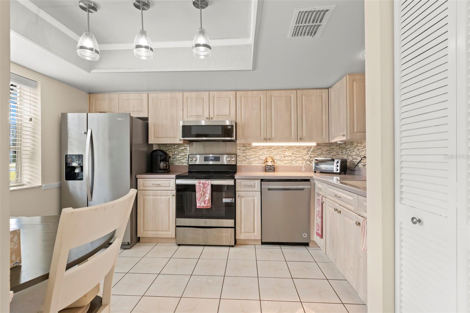 1084 Dunrobin Dr #d Property Photo 7