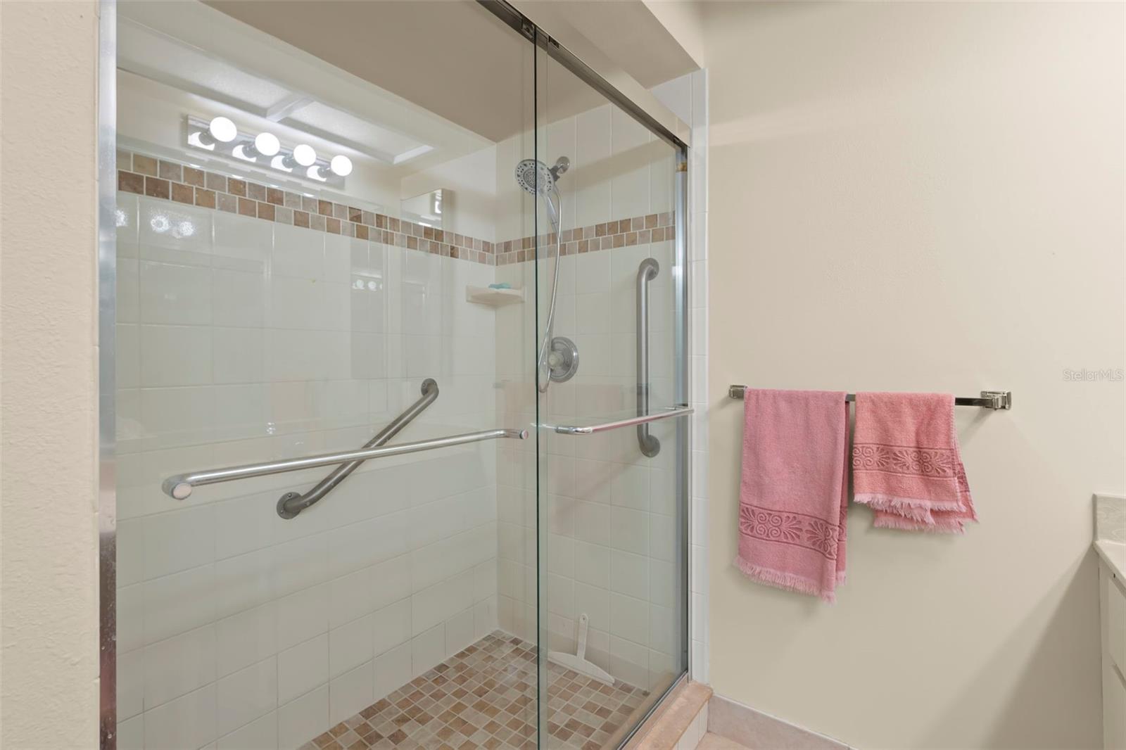 1084 Dunrobin Dr #d Property Photo 27