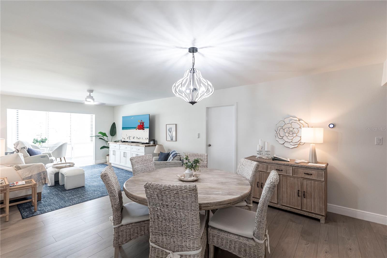 1055 W Peppertree Dr #106aa Property Photo 5