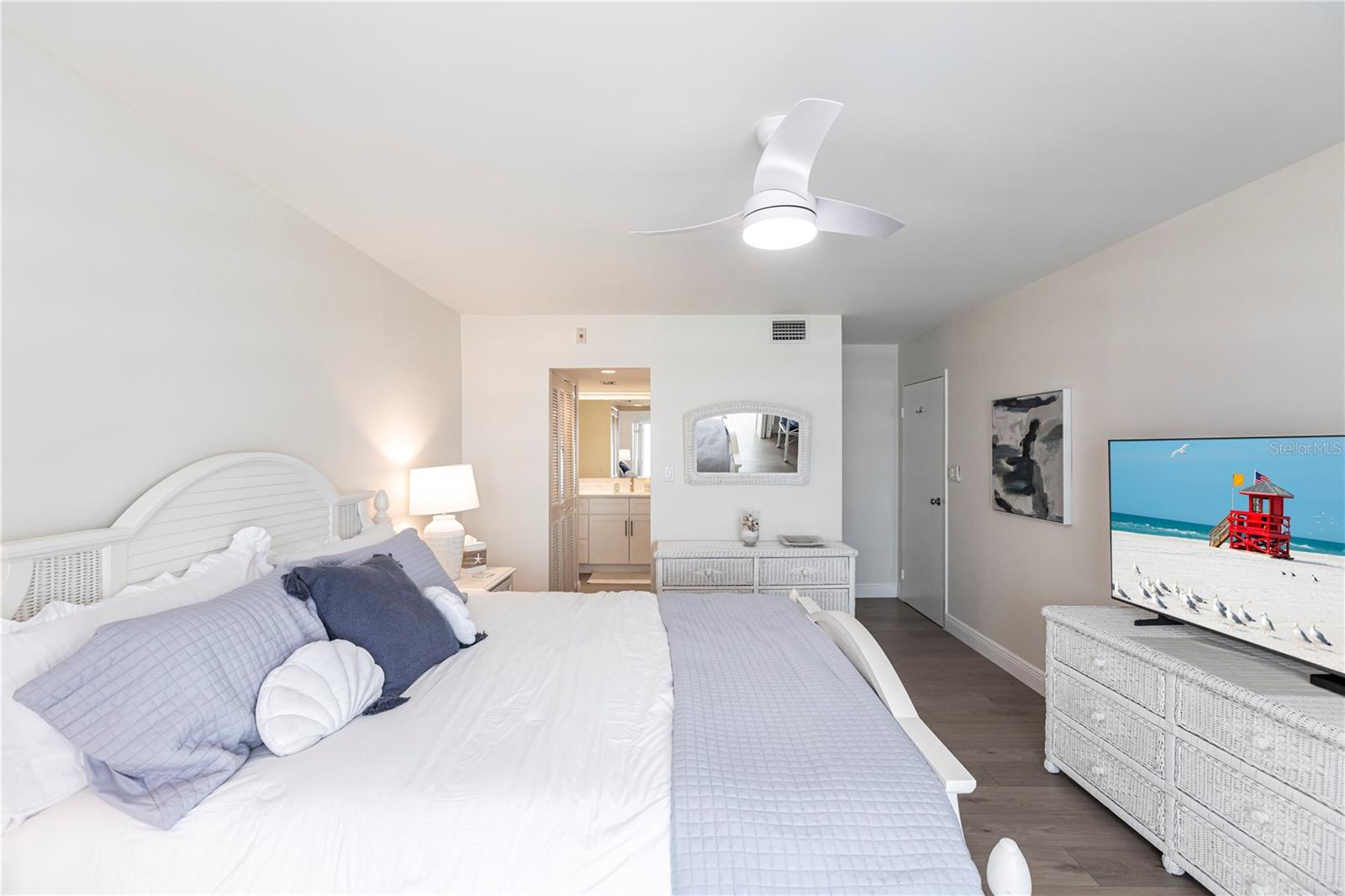 1055 W Peppertree Dr #106aa Property Photo 10