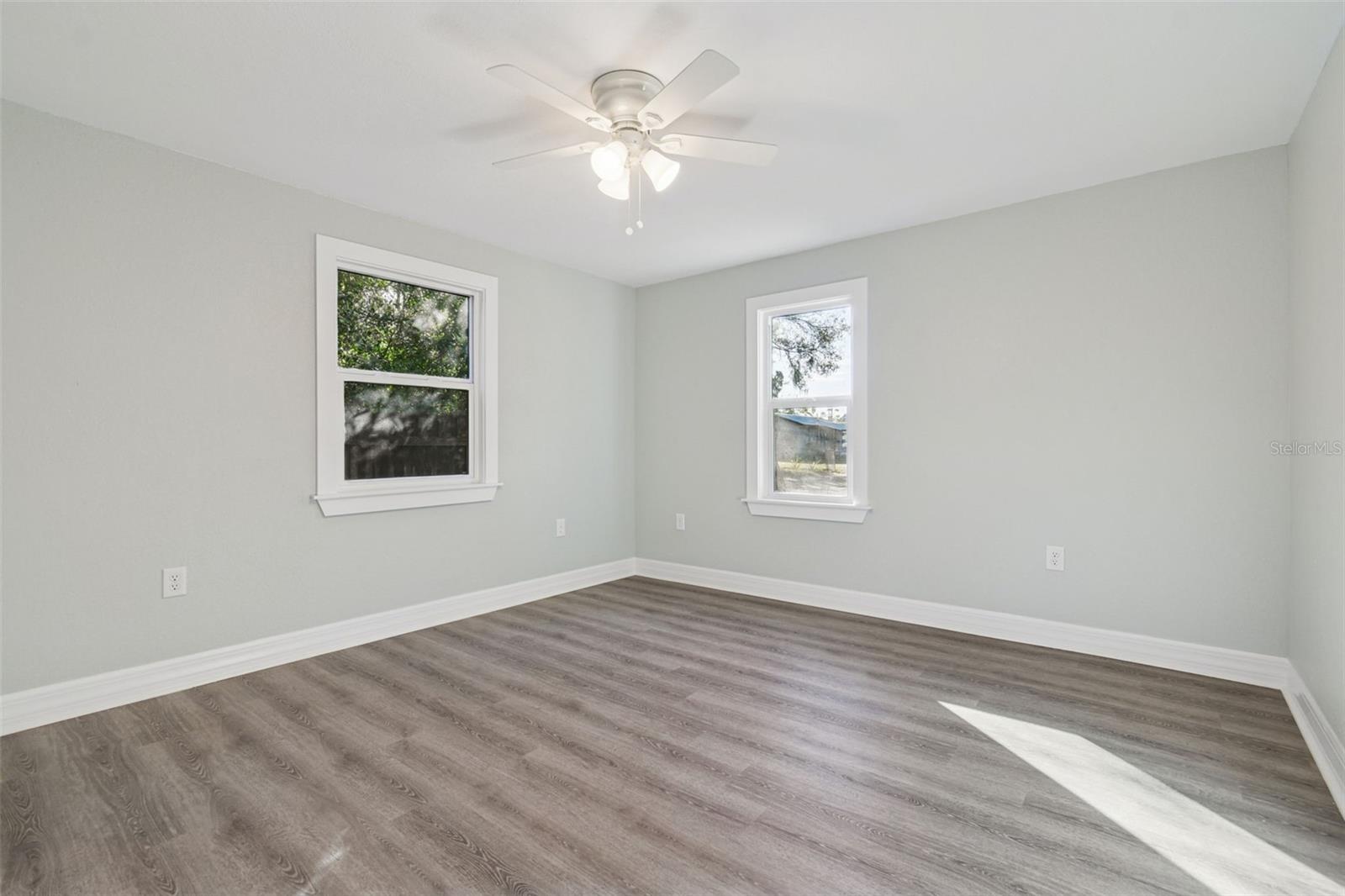 2308 Everett St Property Photo 15
