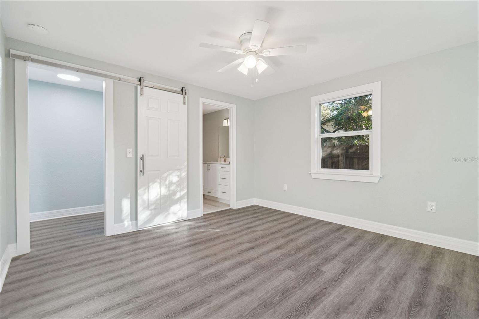2308 Everett St Property Photo 16