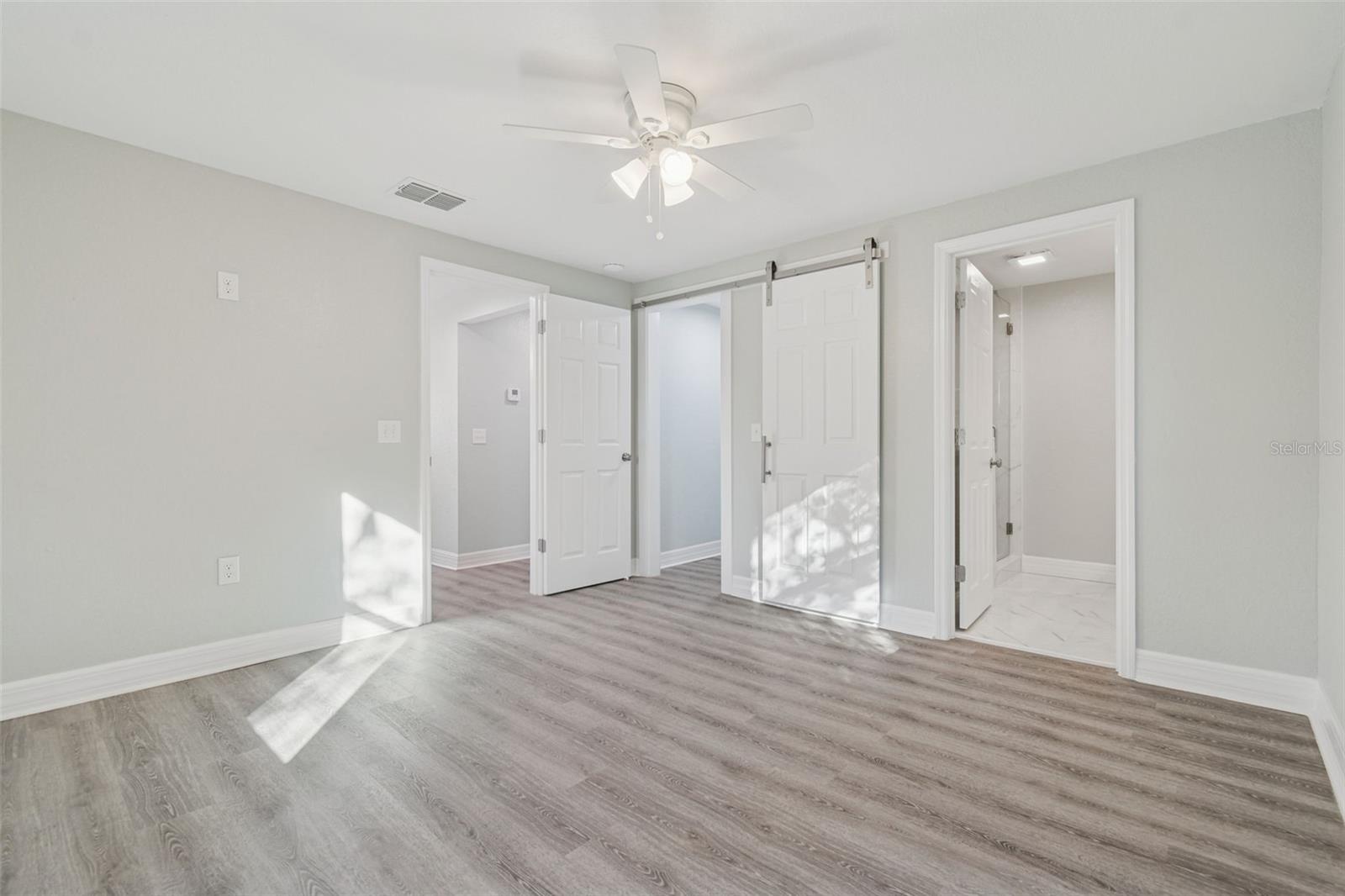 2308 Everett St Property Photo 17