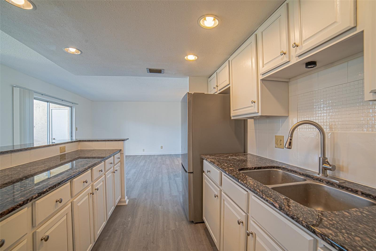 629 N Keene Rd #t11 Property Photo 3