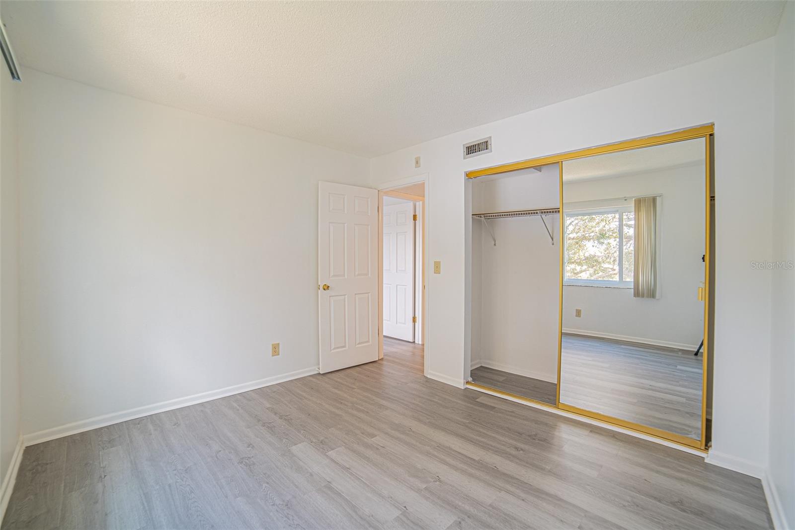 629 N Keene Rd #t11 Property Photo 13