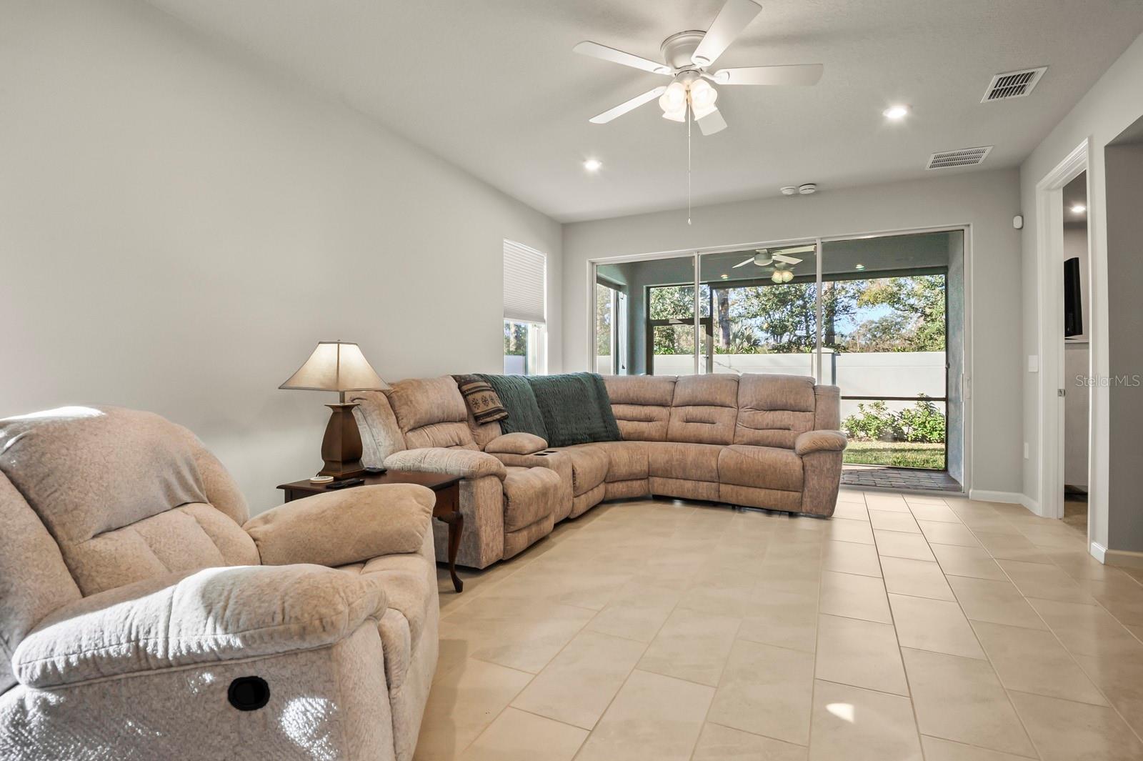 810 Ruddy Quail Pl Property Photo 8