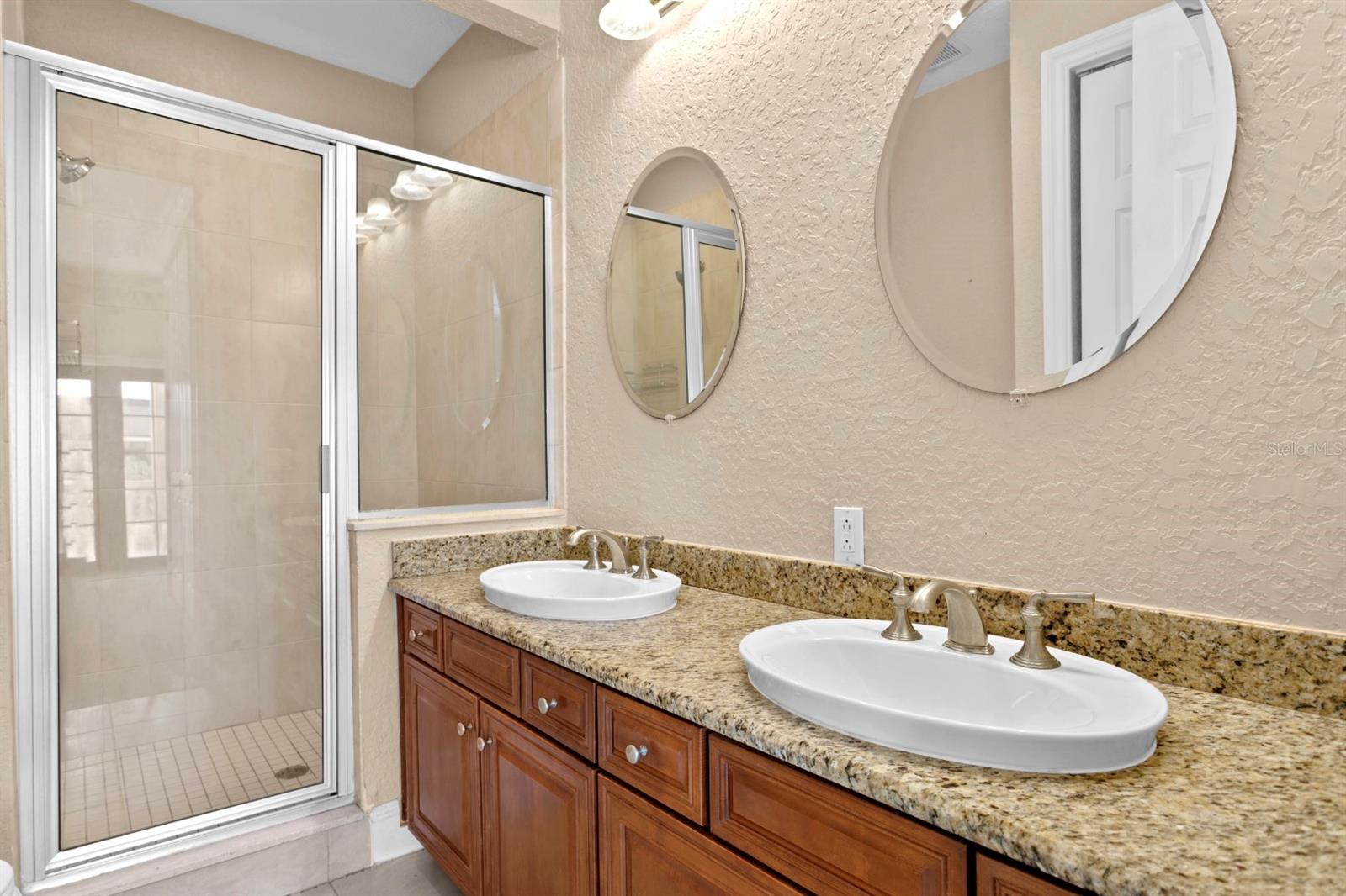 2226 Soho Bay Ct Property Photo 18