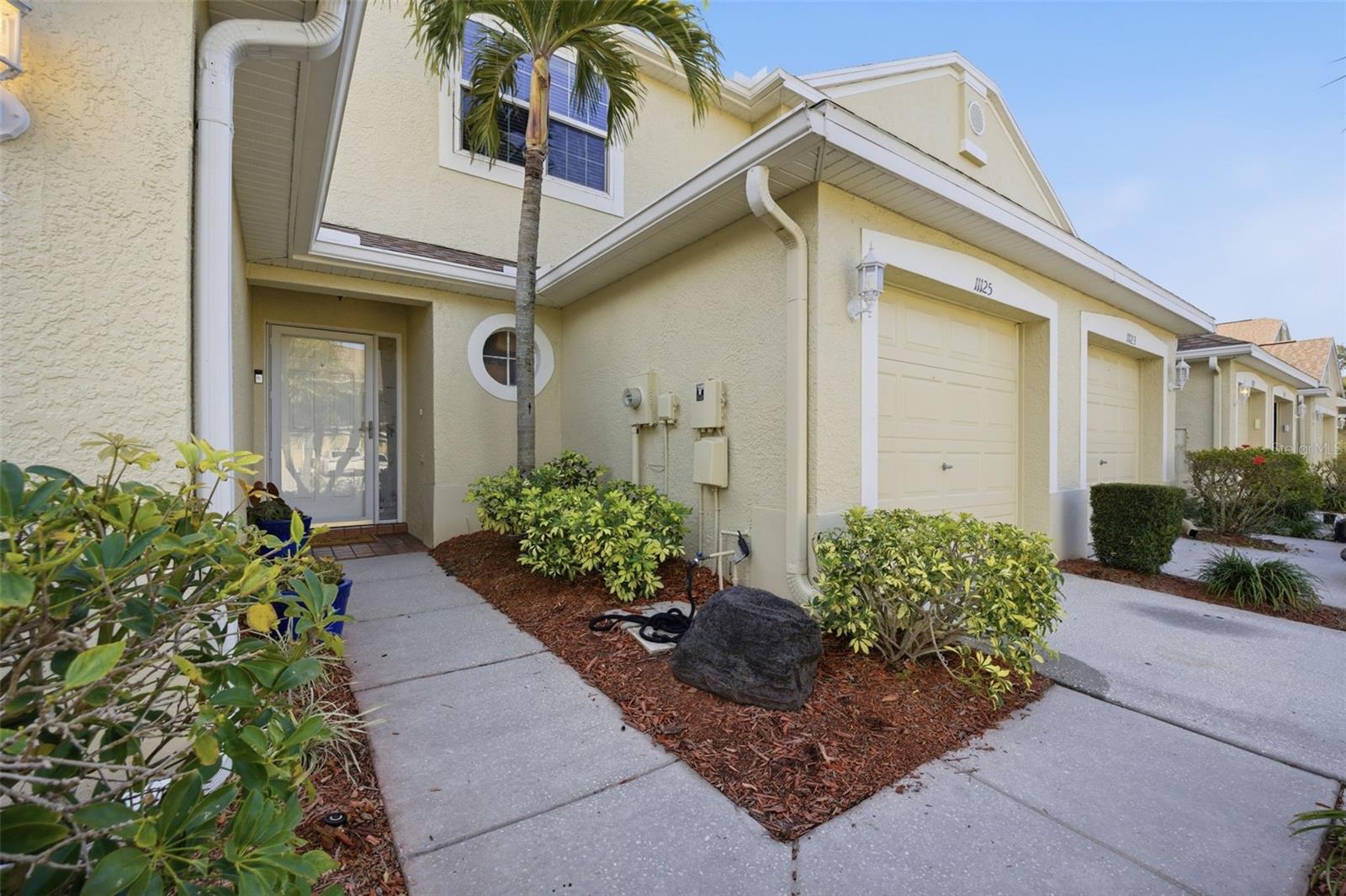 11125 Kapok Grand Cir Property Photo 1