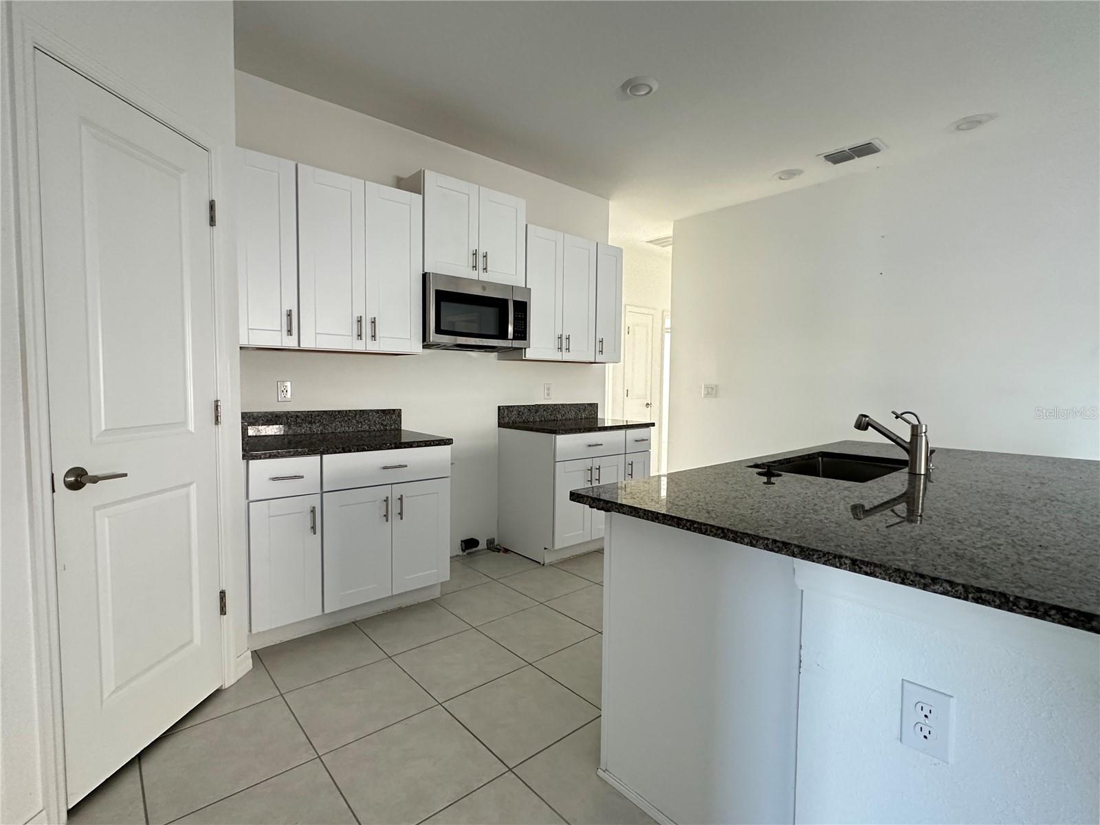5380 Blue Horizon Way Property Photo 8