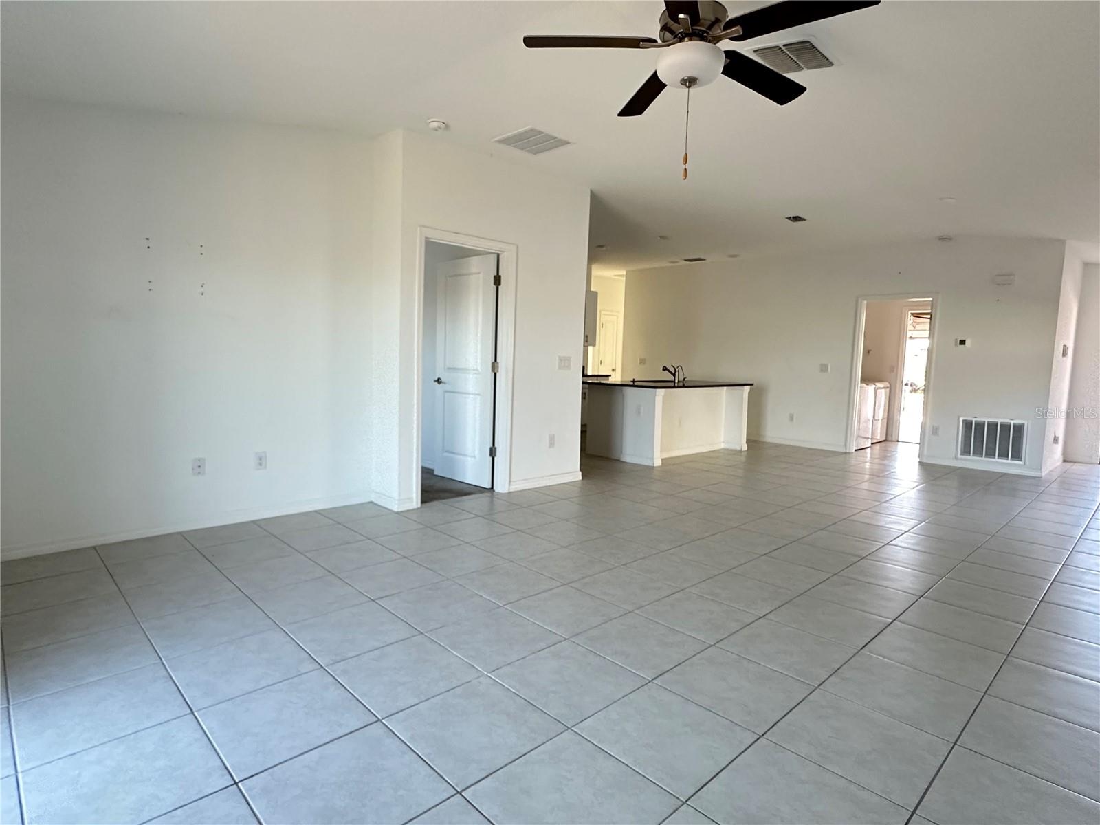 5380 Blue Horizon Way Property Photo 9