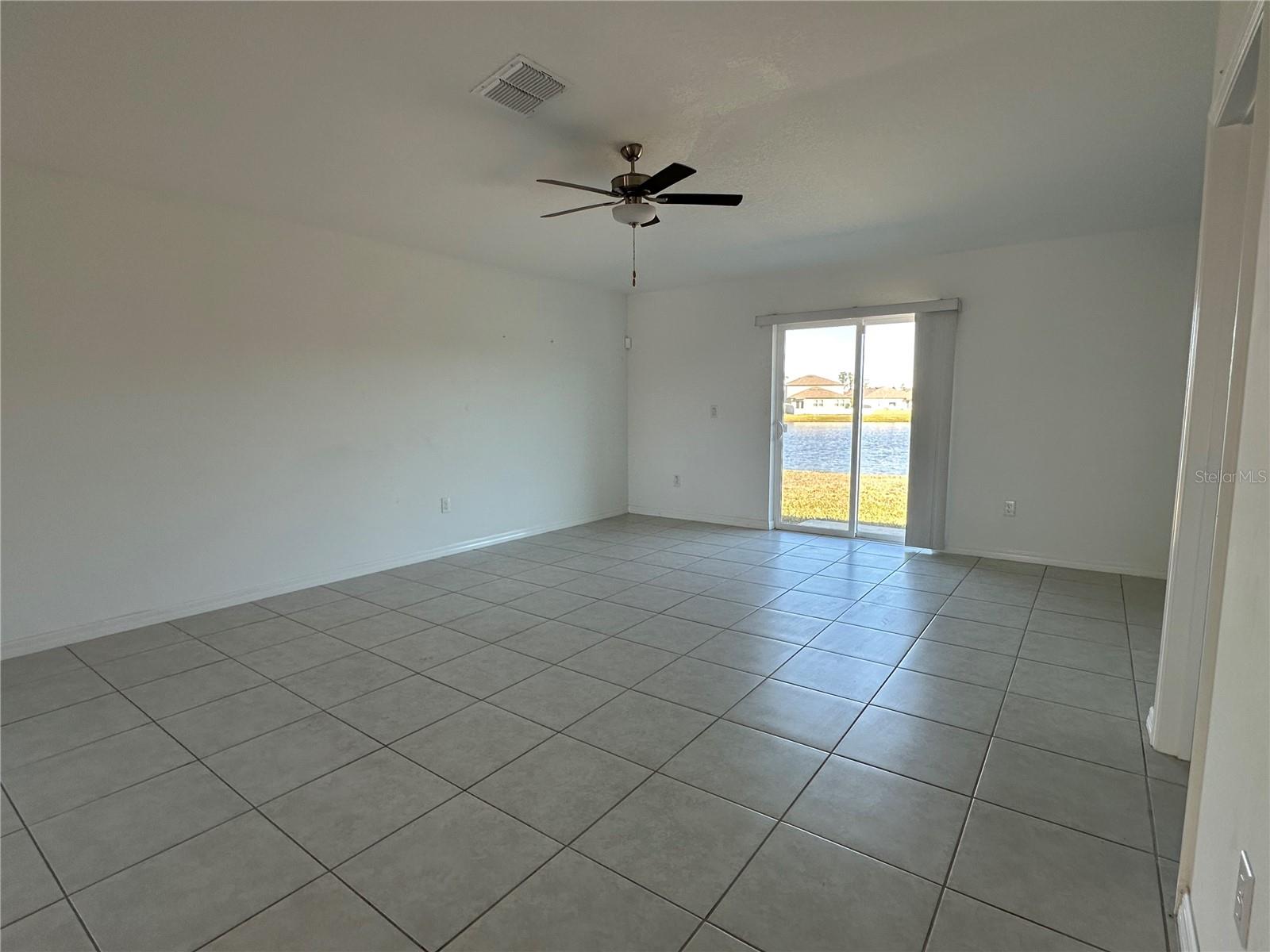 5380 Blue Horizon Way Property Photo 10
