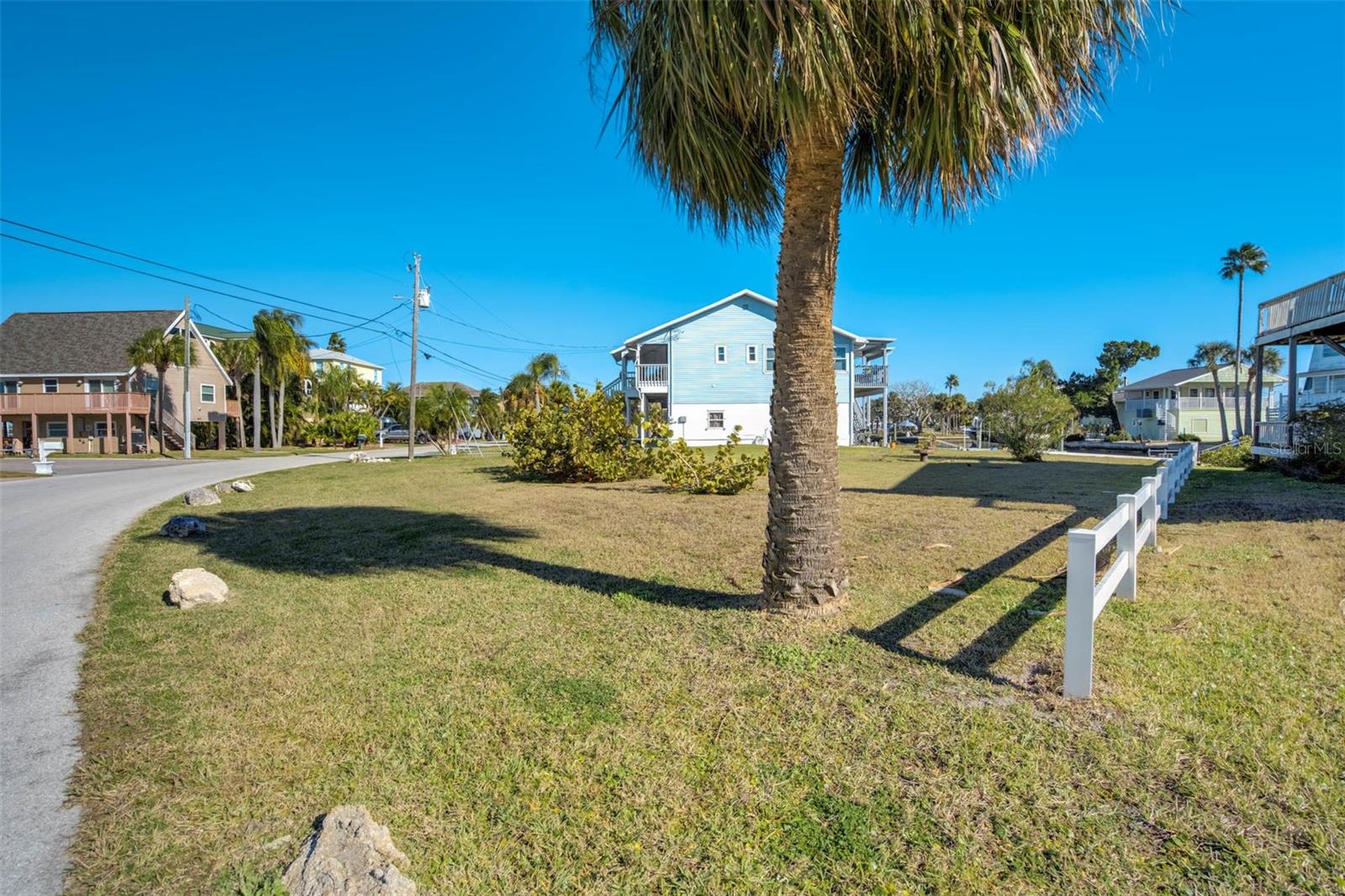6424 Driftwood Drive Property Photo 8