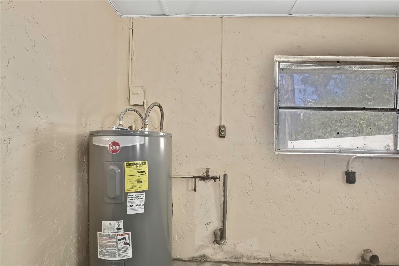 12130 Maple St Property Photo 2