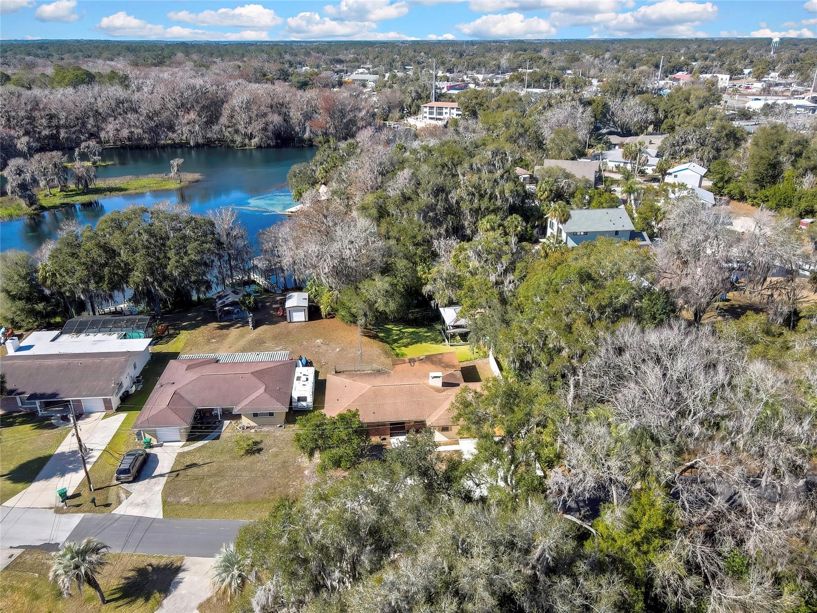 12130 Maple St Property Photo 4