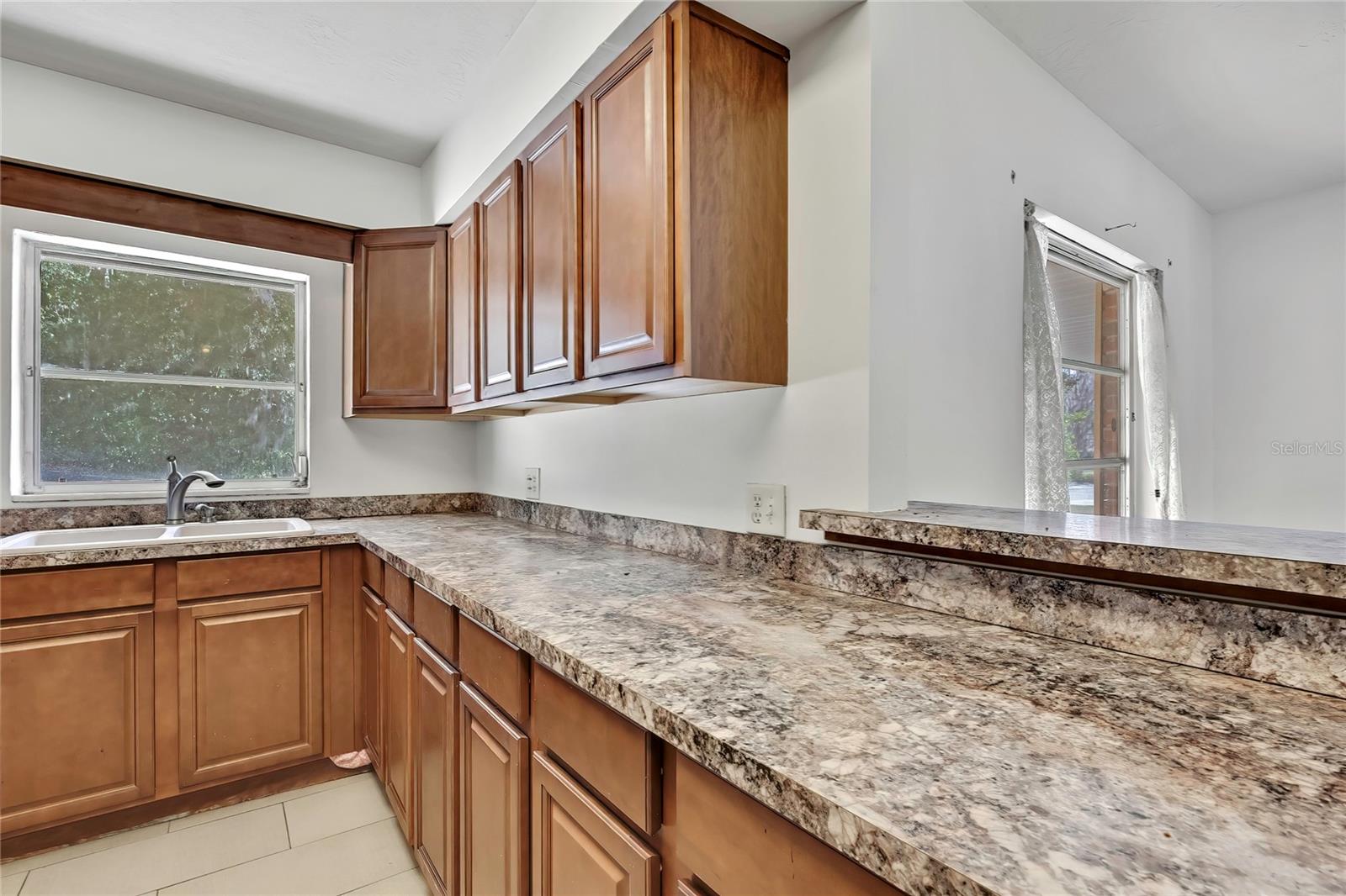 12130 Maple St Property Photo 10