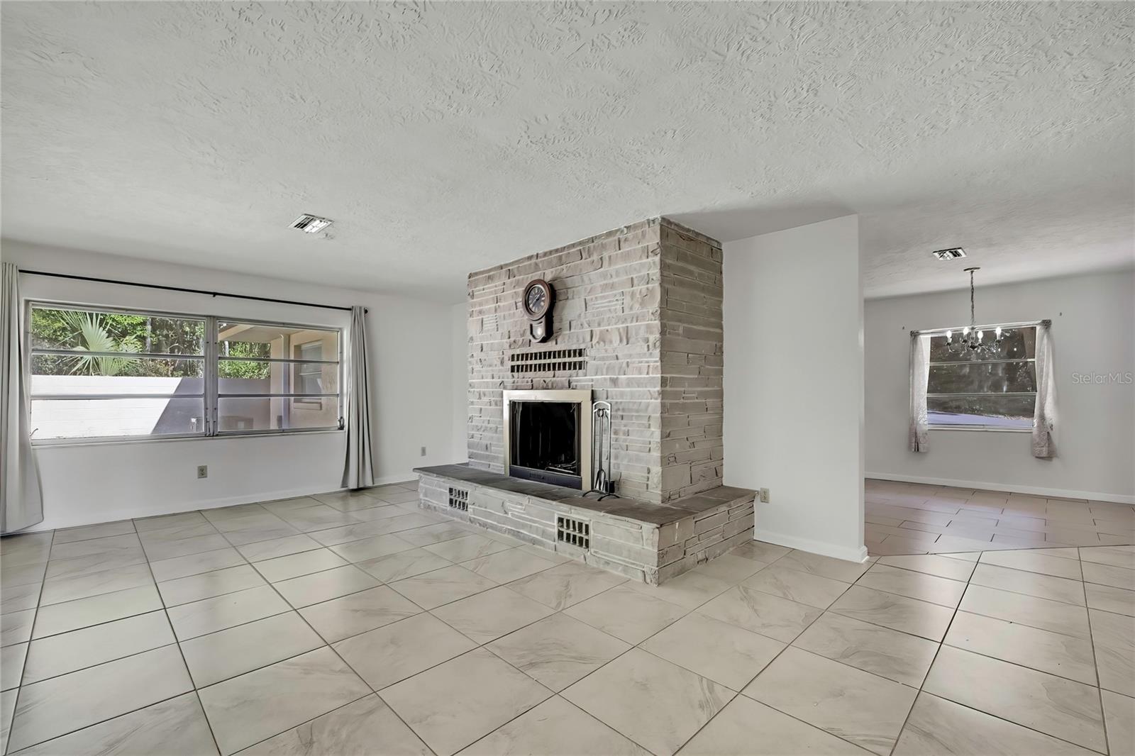 12130 Maple St Property Photo 20