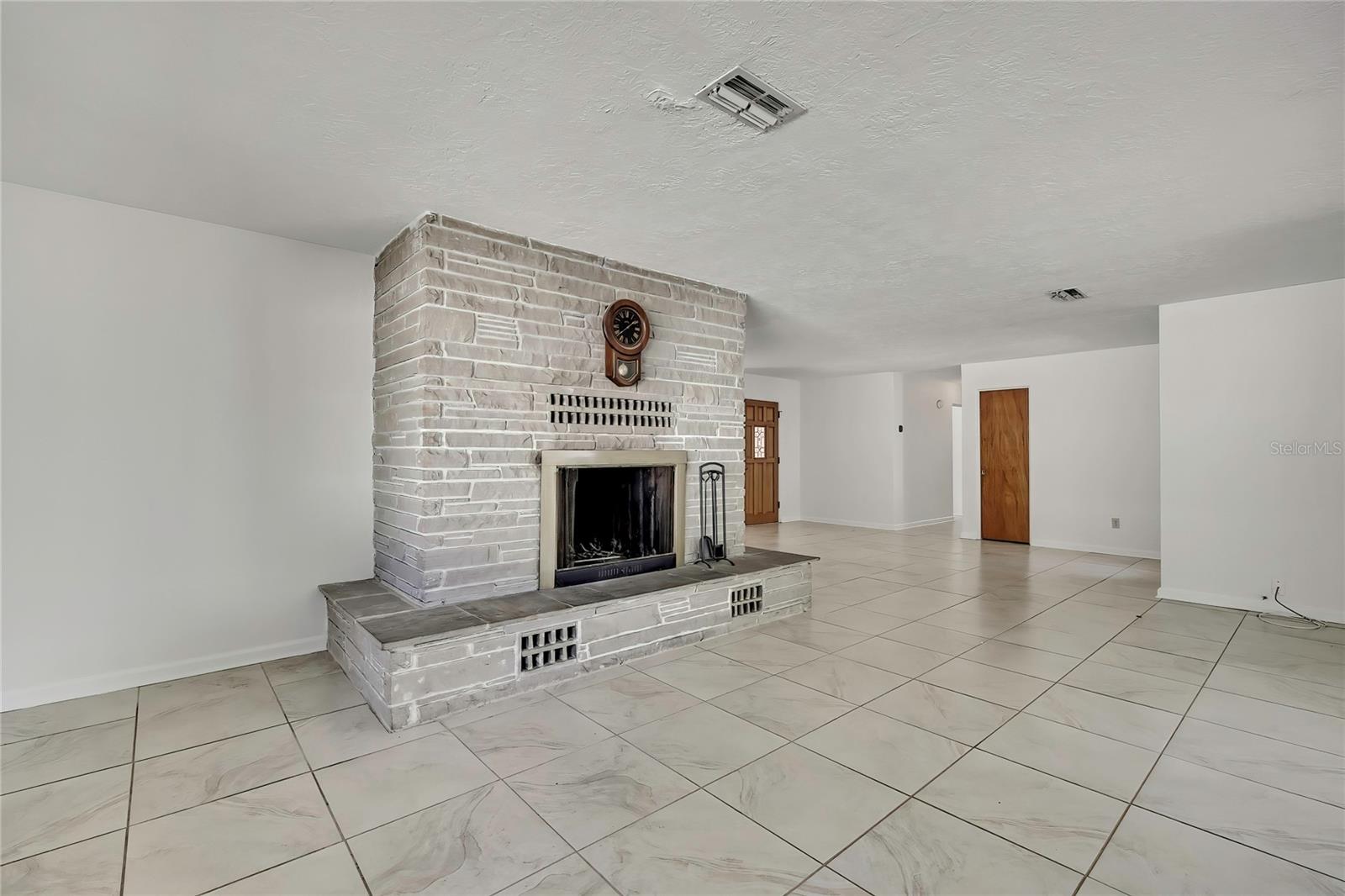 12130 Maple St Property Photo 21