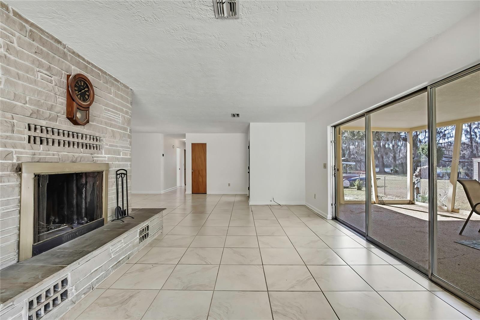 12130 Maple St Property Photo 22