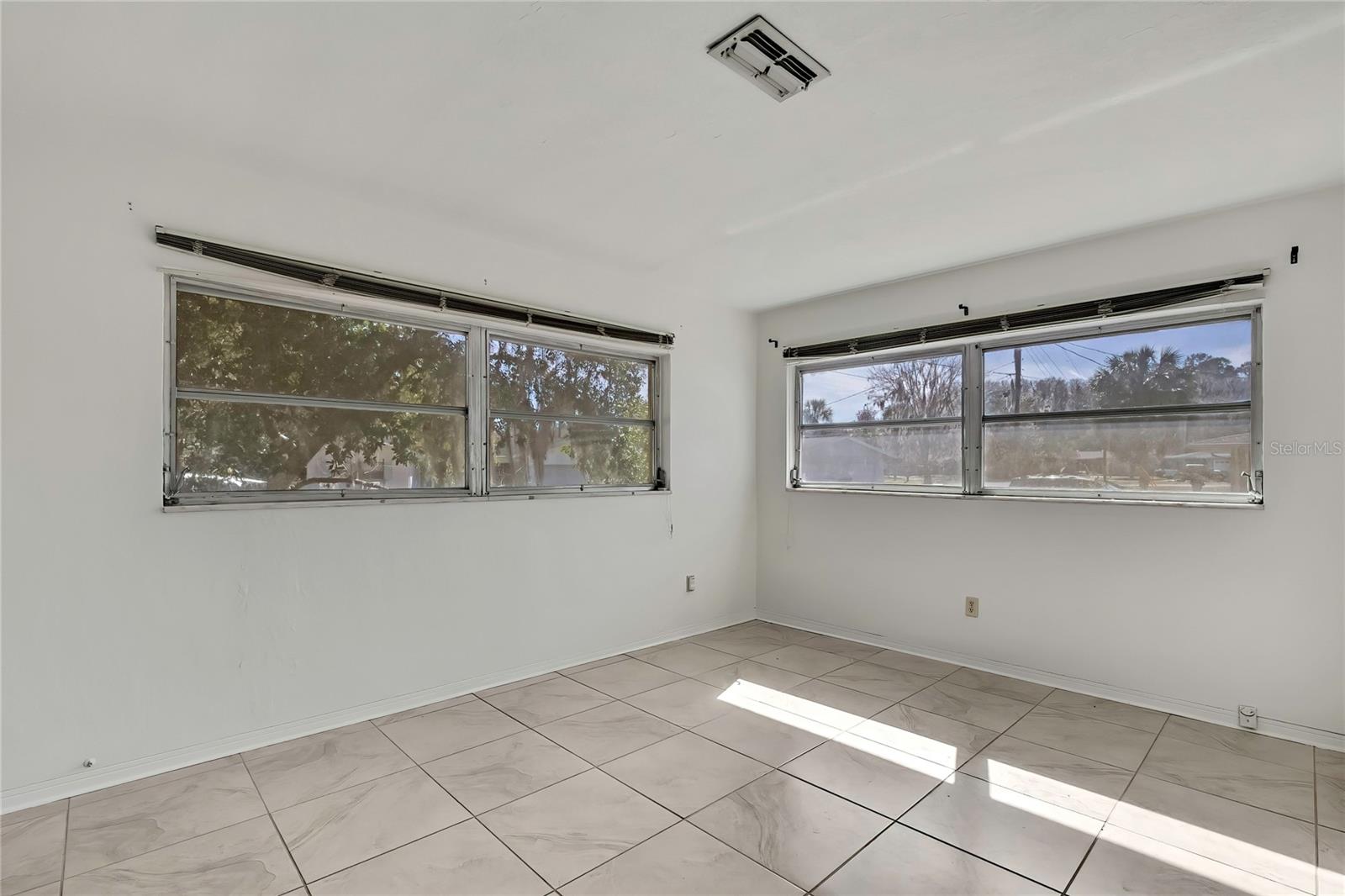 12130 Maple St Property Photo 24
