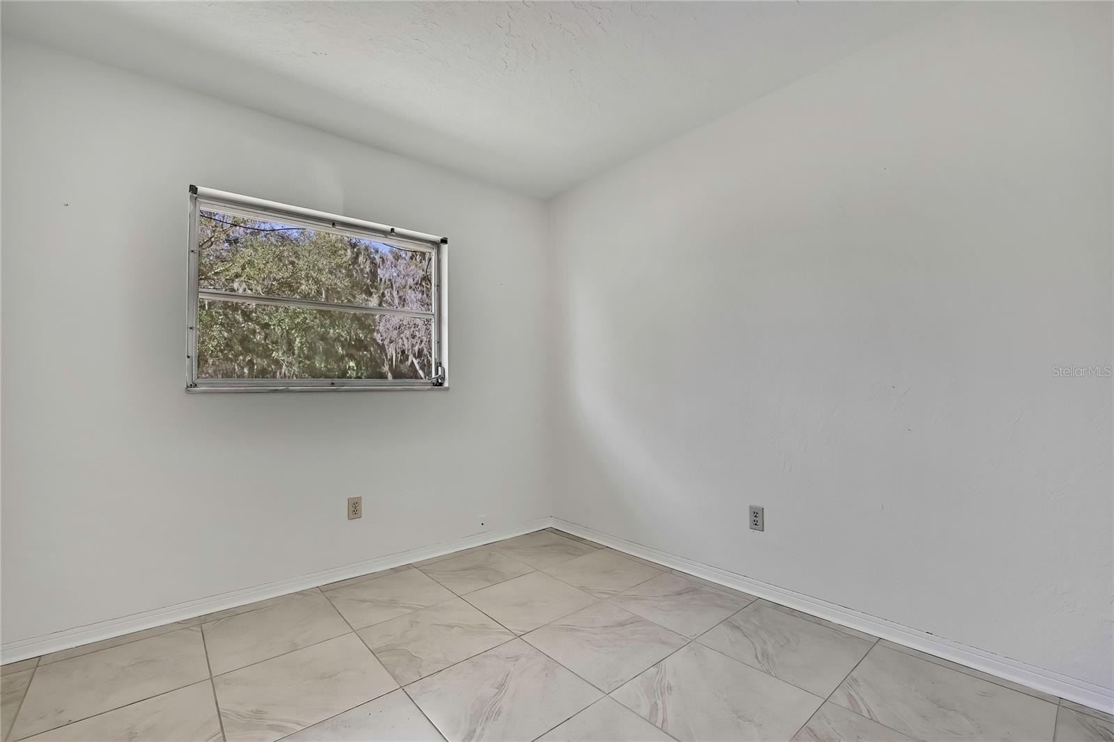 12130 Maple St Property Photo 27