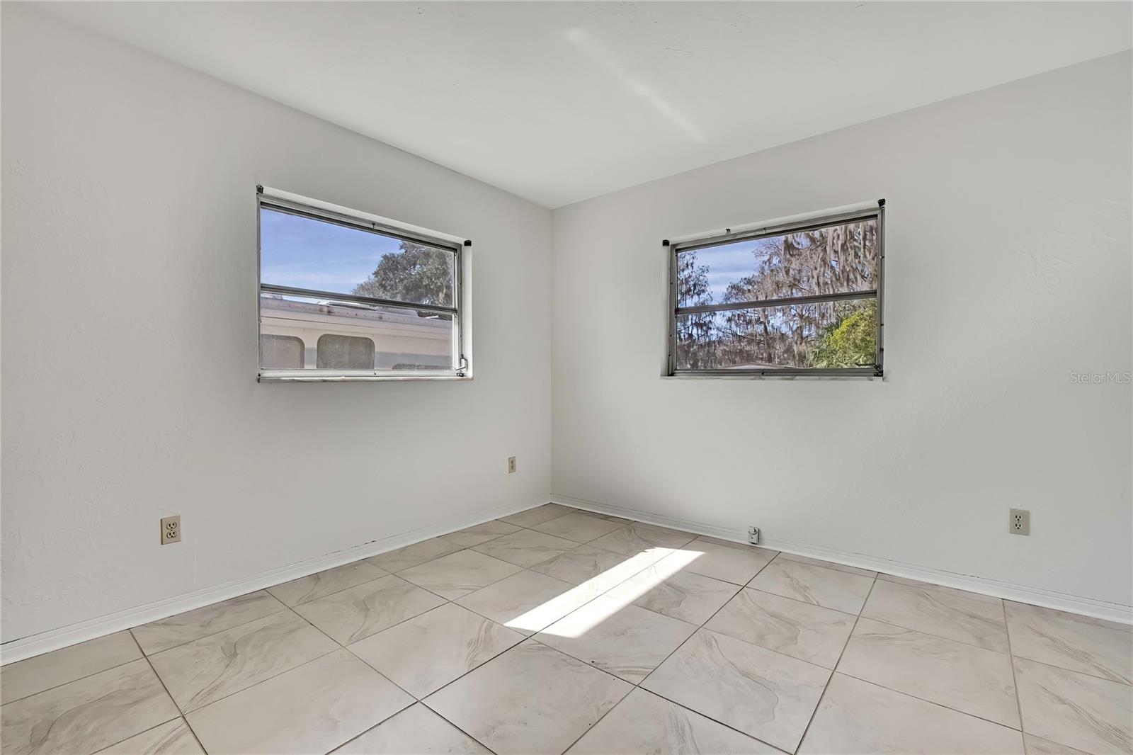 12130 Maple St Property Photo 33