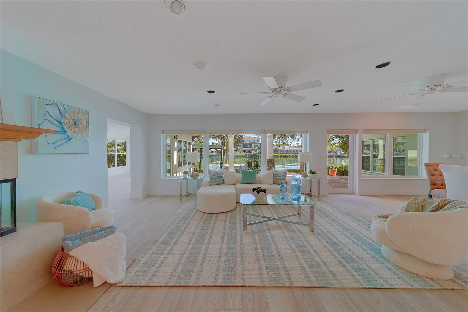 207 Midway Is Property Photo 3