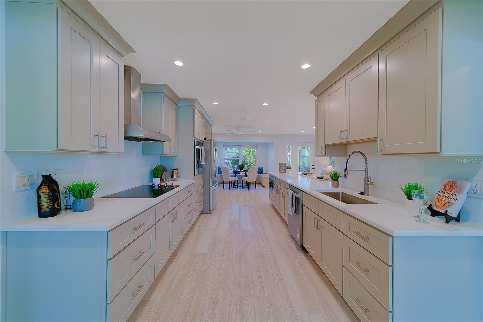 207 Midway Is Property Photo 4