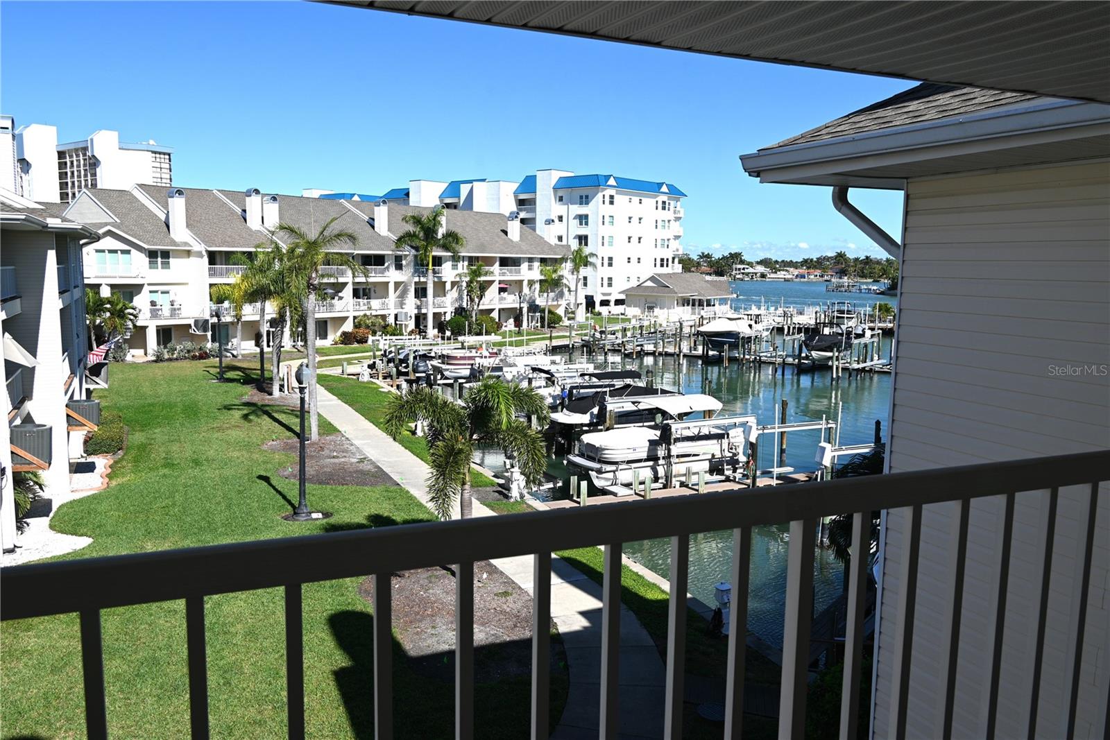 9215 CAPTIVA CIR Property Photo 1