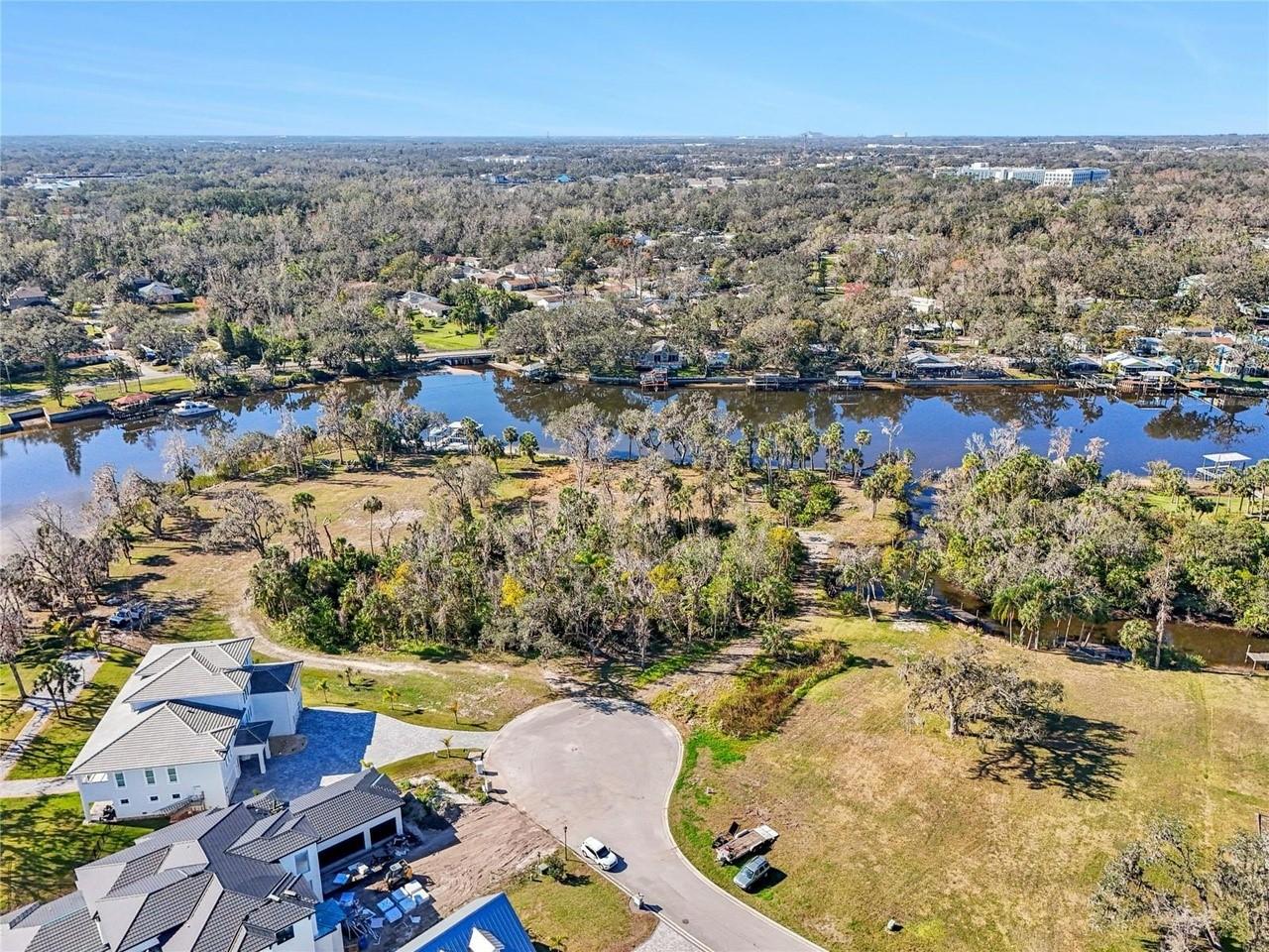 8353 Alafia Pointe Dr Property Photo 7