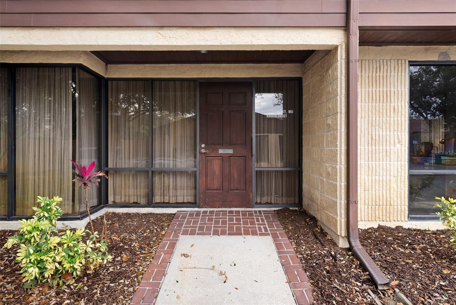 611 Druid Rd E #302 Property Photo 1