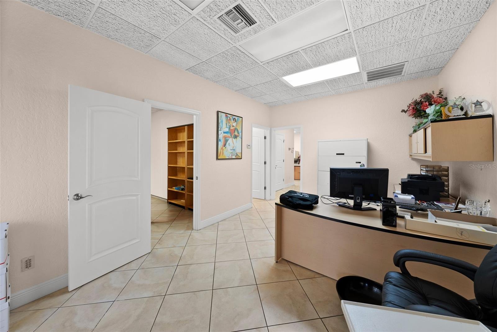 611 Druid Rd E #302 Property Photo 4