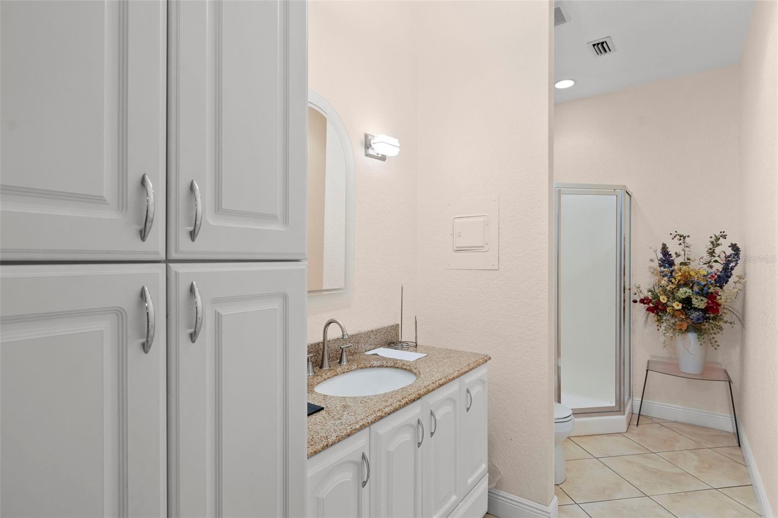 611 Druid Rd E #302 Property Photo 20