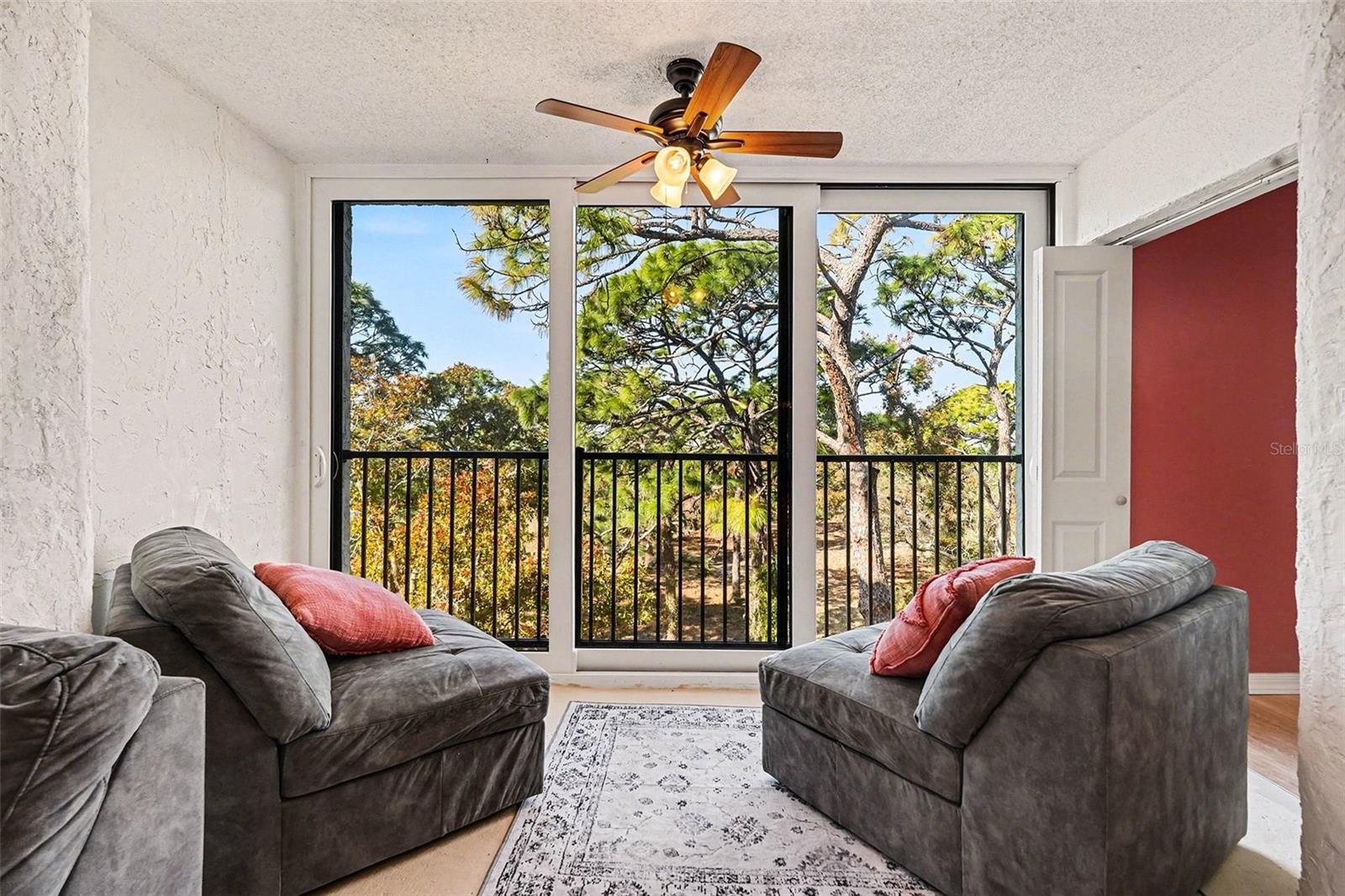 303 Tarpon Pt Property Photo 6